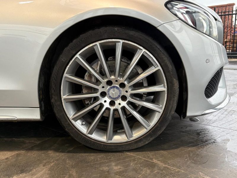 Mercedes C180 CDI 116ch 📋 Suivi Mercedes ✨ Toit ouvrant pano 🌅 Attelage 🔄 Garantie 🛡️