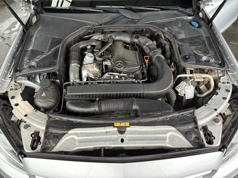 Mercedes C180 CDI 116ch 📋 Suivi Mercedes ✨ Toit ouvrant pano 🌅 Attelage 🔄 Garantie 🛡️