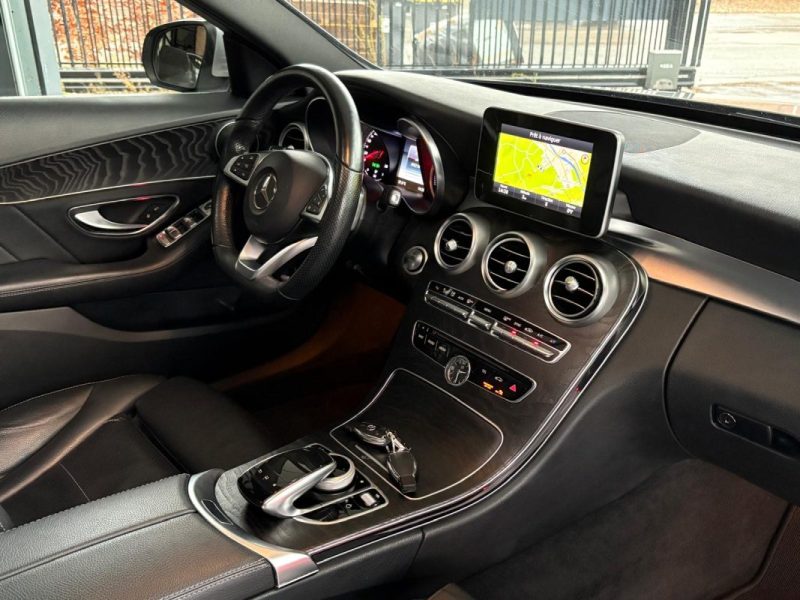 Mercedes C180 CDI 116ch 📋 Suivi Mercedes ✨ Toit ouvrant pano 🌅 Attelage 🔄 Garantie 🛡️