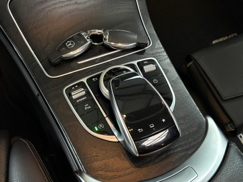 Mercedes C180 CDI 116ch 📋 Suivi Mercedes ✨ Toit ouvrant pano 🌅 Attelage 🔄 Garantie 🛡️