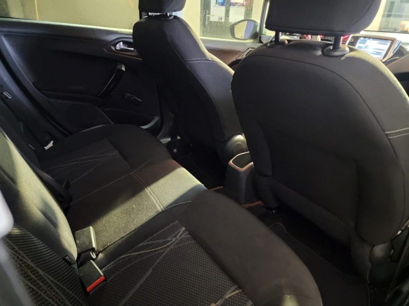 PEUGEOT 208 1.2 82Cv-ACTIVE-BVA-3P- 54 000 km