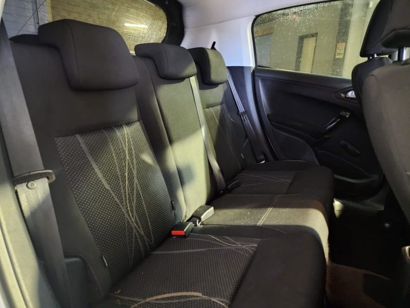 PEUGEOT 208 1.2 82Cv-ACTIVE-BVA-3P- 54 000 km