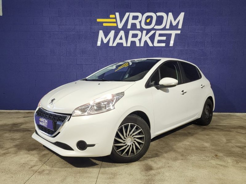 PEUGEOT 208 1.2 82Cv-ACTIVE-BVA-3P- 54 000 km