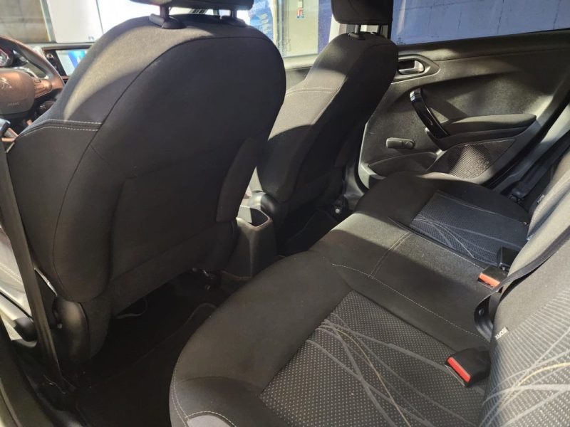 PEUGEOT 208 1.2 82Cv-ACTIVE-BVA-3P- 54 000 km