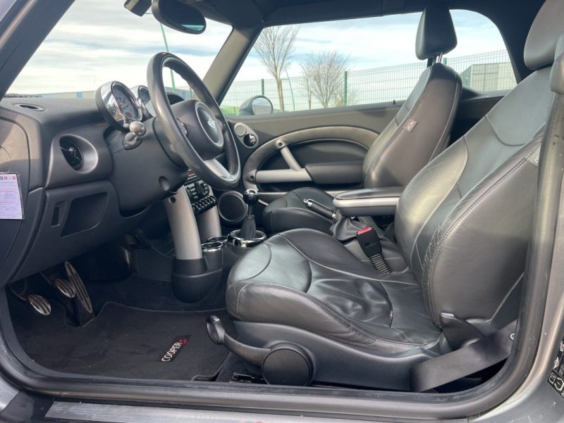 MINI COOPER S CABRIOLET 1.6 L 170 ch GPS, sièges chauffants, Harman Kardon