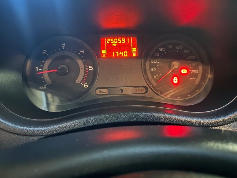 RENAULT CLIO RIP CURL 1.5DCI 70 2007