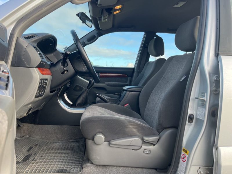 TOYOTA LAND CRUISER 3.0 L 165 ch D-4D 8 Places