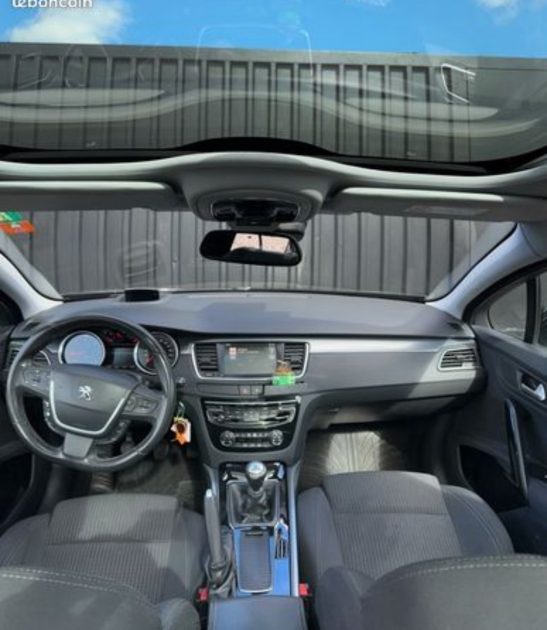 2nd main PEUGEOT 508  2015