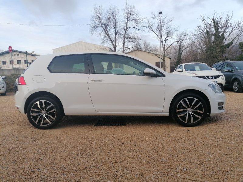 VOLKSWAGEN Golf 7 - 105ch essence
