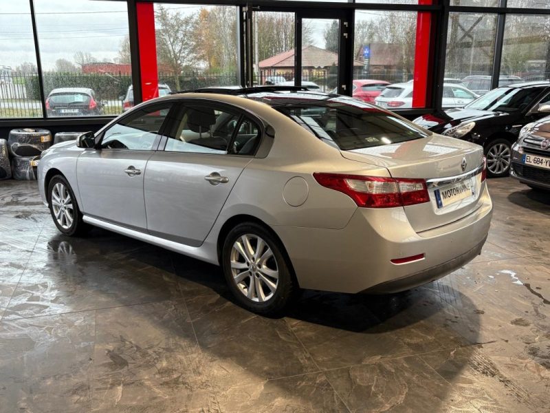 Renault Latitude 2.0 dCi 150ch 🚗 1ère main 📋 Toit ouvrant pano 🌅 Reprise 🔄 Garantie 🛡️