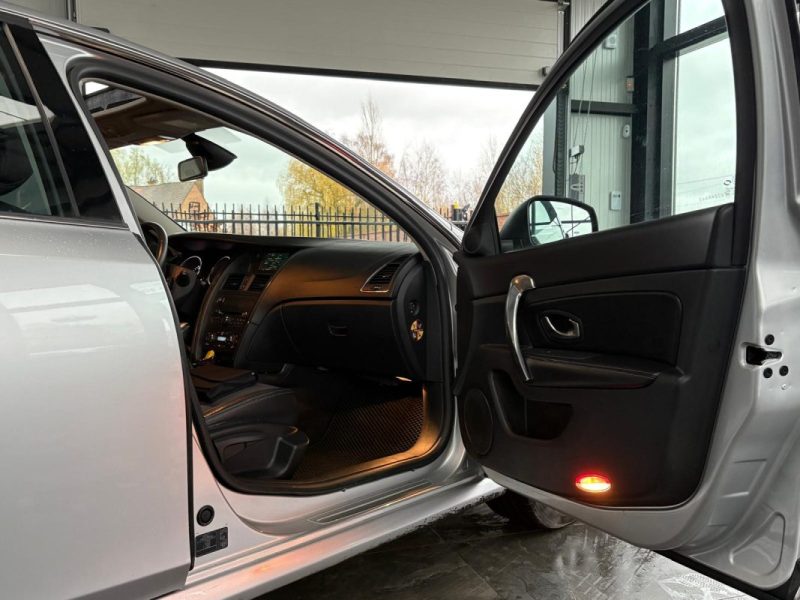 Renault Latitude 2.0 dCi 150ch 🚗 1ère main 📋 Toit ouvrant pano 🌅 Reprise 🔄 Garantie 🛡️