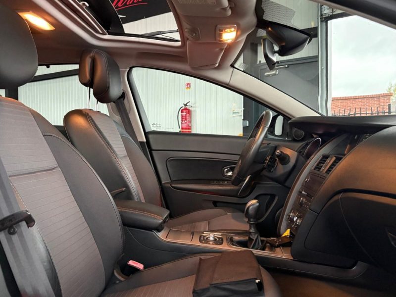 Renault Latitude 2.0 dCi 150ch 🚗 1ère main 📋 Toit ouvrant pano 🌅 Reprise 🔄 Garantie 🛡️