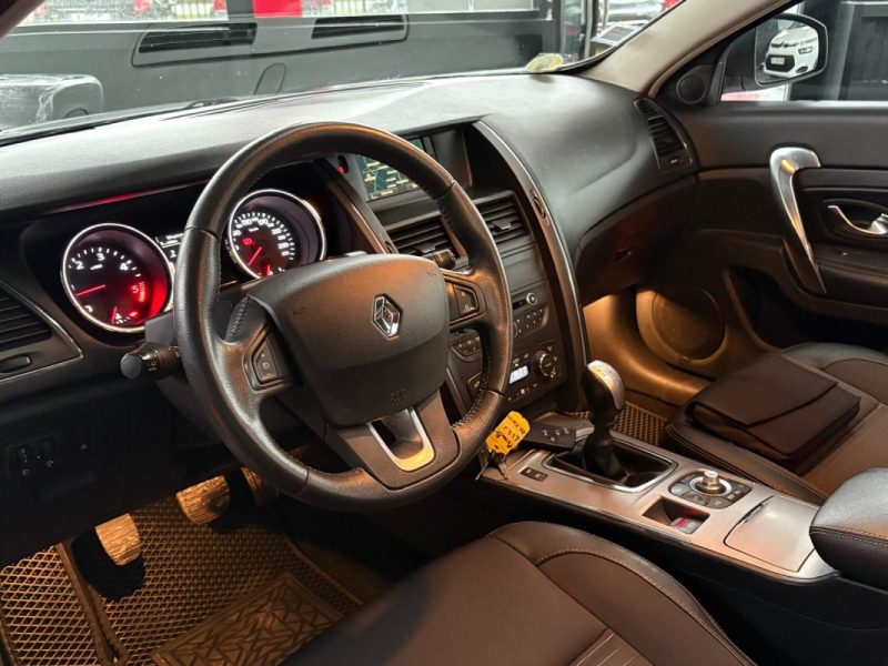 Renault Latitude 2.0 dCi 150ch 🚗 1ère main 📋 Toit ouvrant pano 🌅 Reprise 🔄 Garantie 🛡️