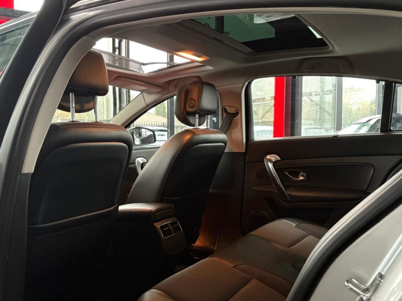 Renault Latitude 2.0 dCi 150ch 🚗 1ère main 📋 Toit ouvrant pano 🌅 Reprise 🔄 Garantie 🛡️