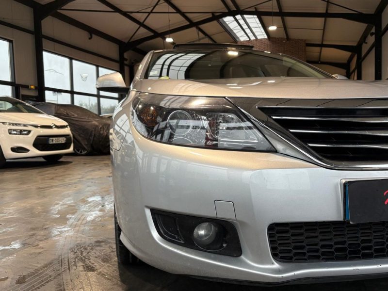 Renault Latitude 2.0 dCi 150ch 🚗 1ère main 📋 Toit ouvrant pano 🌅 Reprise 🔄 Garantie 🛡️