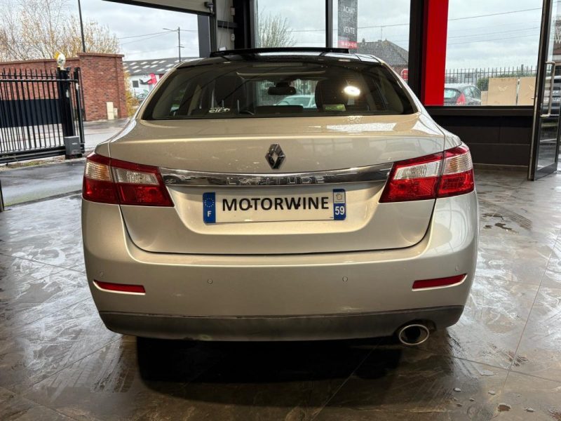 Renault Latitude 2.0 dCi 150ch 🚗 1ère main 📋 Toit ouvrant pano 🌅 Reprise 🔄 Garantie 🛡️