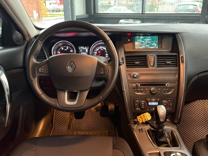 Renault Latitude 2.0 dCi 150ch 🚗 1ère main 📋 Toit ouvrant pano 🌅 Reprise 🔄 Garantie 🛡️