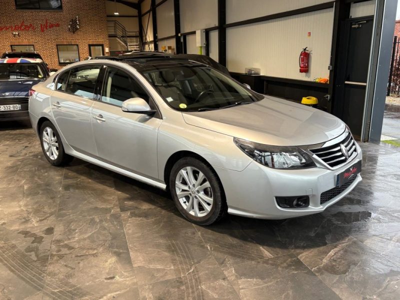 Renault Latitude 2.0 dCi 150ch 🚗 1ère main 📋 Toit ouvrant pano 🌅 Reprise 🔄 Garantie 🛡️