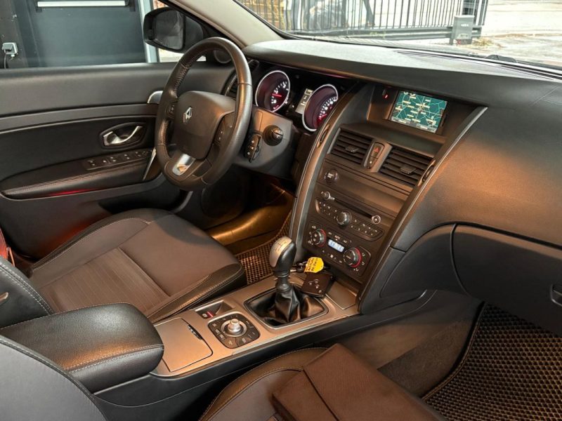 Renault Latitude 2.0 dCi 150ch 🚗 1ère main 📋 Toit ouvrant pano 🌅 Reprise 🔄 Garantie 🛡️