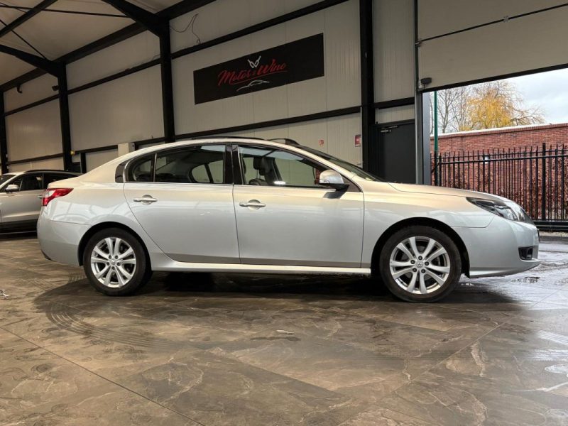 Renault Latitude 2.0 dCi 150ch 🚗 1ère main 📋 Toit ouvrant pano 🌅 Reprise 🔄 Garantie 🛡️