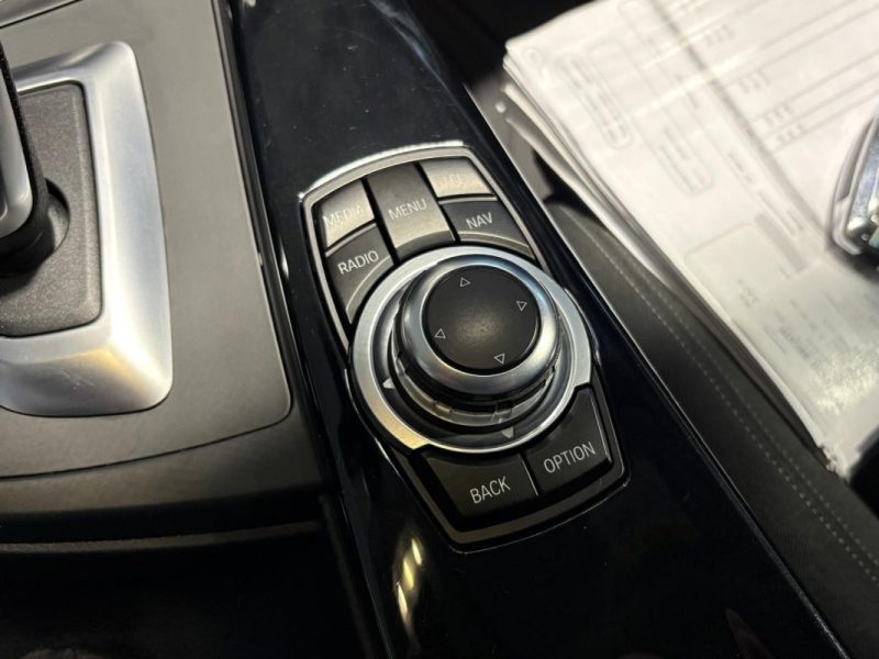 BMW Série 3 Touring 2.0D 190ch 🚗 Sportline ✨ Suivi 📋 Attelage 🔗 Reprise 🔄 Garantie 🛡️