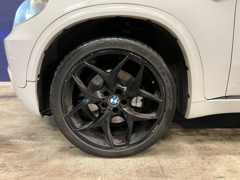  BMW X5 3.0D - PACK M - GPS - TOIT PANORAMIQUE - SUIVI FACTURES - 179000KM  -
