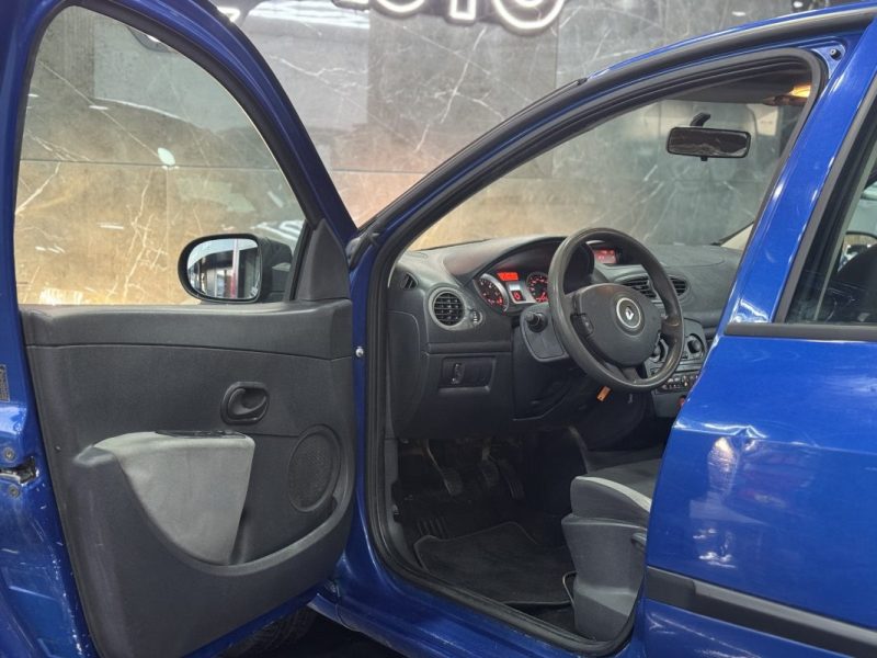 RENAULT CLIO III AUTHENTIQUE 1.5DCI 70 2010