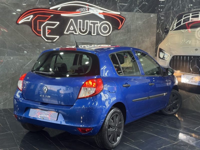 RENAULT CLIO III AUTHENTIQUE 1.5DCI 70 2010