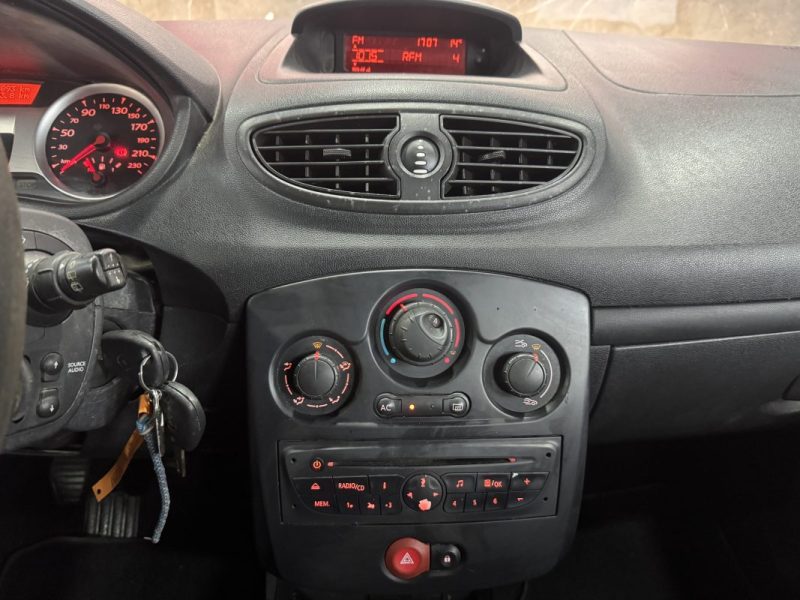 RENAULT CLIO III AUTHENTIQUE 1.5DCI 70 2010