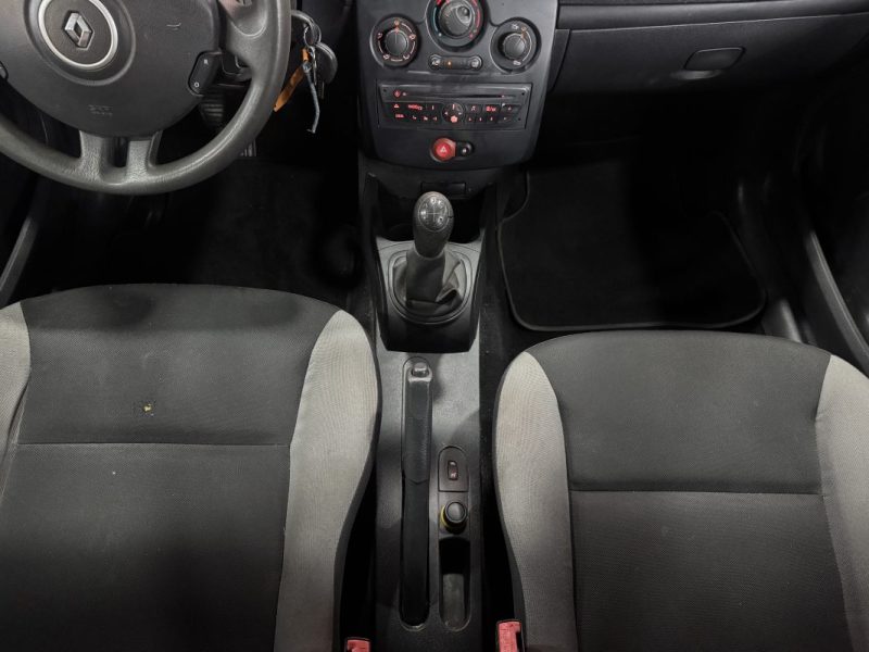 RENAULT CLIO III AUTHENTIQUE 1.5DCI 70 2010