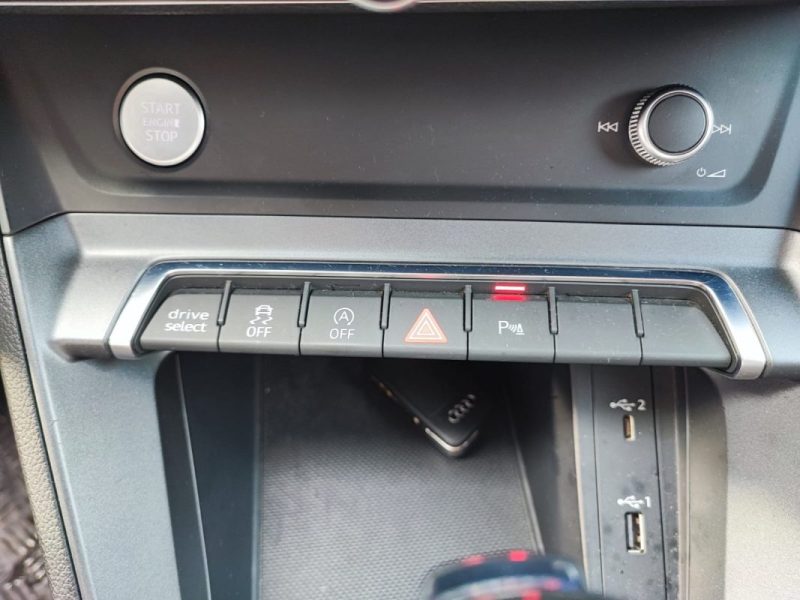 AUDI Q3 35 TFSI 150CH S-LINE S TRONIC 7 /TOIT OUVRANT/KEYLESS ACCESS/CAMERA 360/S-LINE/CARPLAY/