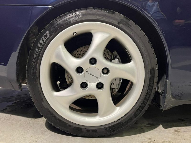 PORSCHE 911 3.4 TIPTRONIC CARRERA 4 