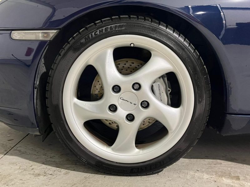 PORSCHE 911 3.4 TIPTRONIC CARRERA 4 