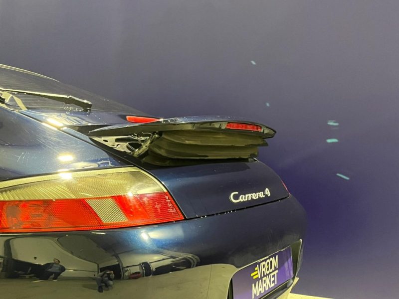 PORSCHE 911 3.4 TIPTRONIC CARRERA 4 