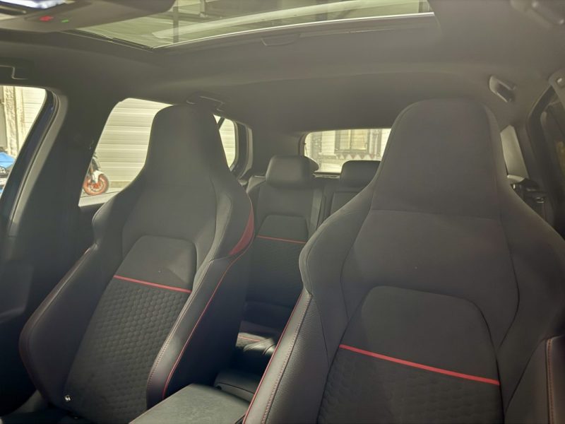 VIII (8) GTI Clubsport 2.0 TSI 300 DSG7 2022 / TOIT OUVRANT / CARPLAY / CAMÉRA / ENTRETIEN COMPLET