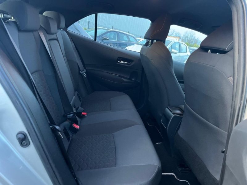 TOYOTA COROLLA 1.8 HYBRID DYNAMIC BUSINESS 122h