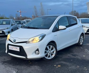 TOYOTA YARIS 1.5 HYBRID STYLE 100h / Toit panoramique