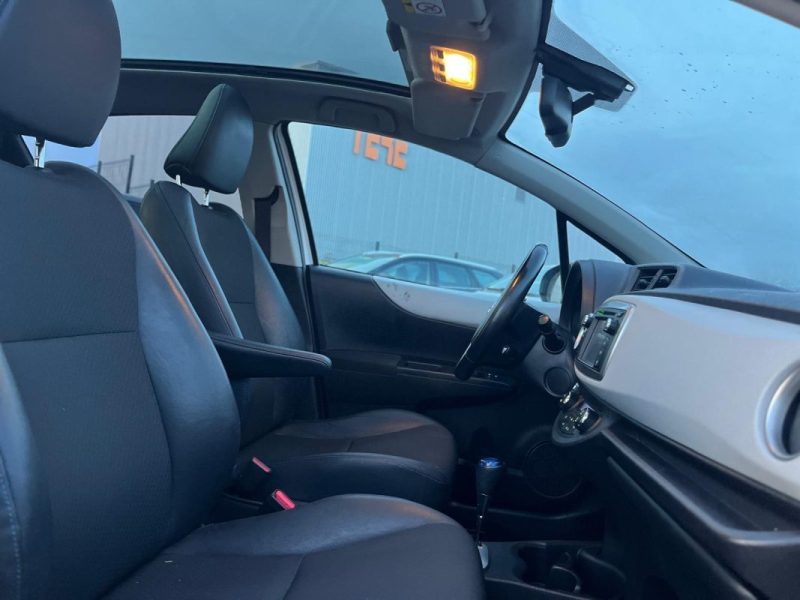 TOYOTA YARIS 1.5 HYBRID STYLE 100h / Toit panoramique