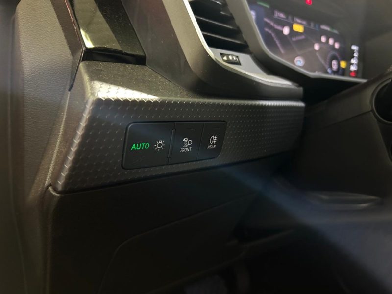 AUDI A1 SPORTBACK 35 TFSI 150 S-LINE S TRONIC 7 / INTERIEUR CUIR / KEYLESS ACCESS / SIEGE CHAUFFANT