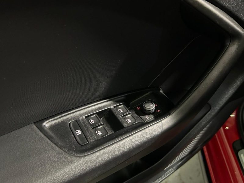 AUDI A1 SPORTBACK 35 TFSI 150 S-LINE S TRONIC 7 / INTERIEUR CUIR / KEYLESS ACCESS / SIEGE CHAUFFANT