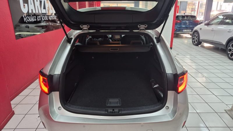 TOYOTA COROLLA TOURING SPORTS 122cv DYNAMIC BUSINESS/1 ERE MAIN/TVA RECUPERABLE