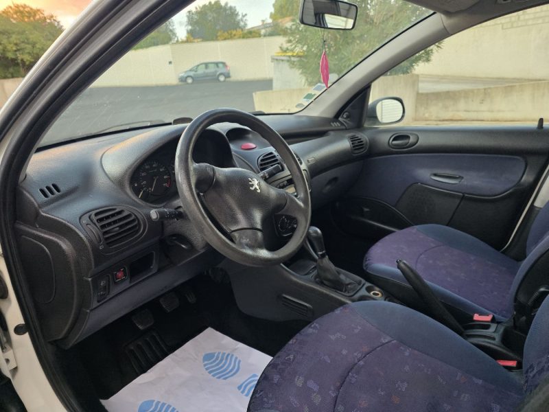 PEUGEOT 206 XR PRESENCE 1.4 2000