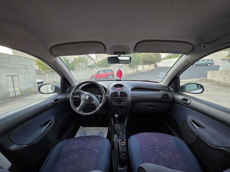 PEUGEOT 206 XR PRESENCE 1.4 2000