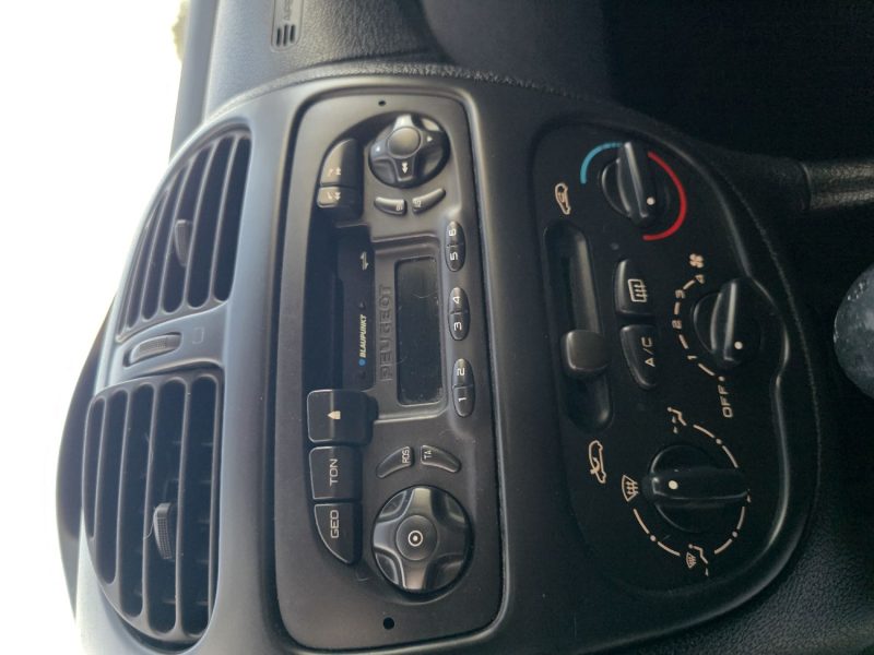 PEUGEOT 206 XR PRESENCE 1.4 2000