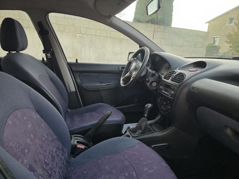 PEUGEOT 206 XR PRESENCE 1.4 2000