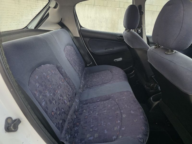 PEUGEOT 206 XR PRESENCE 1.4 2000
