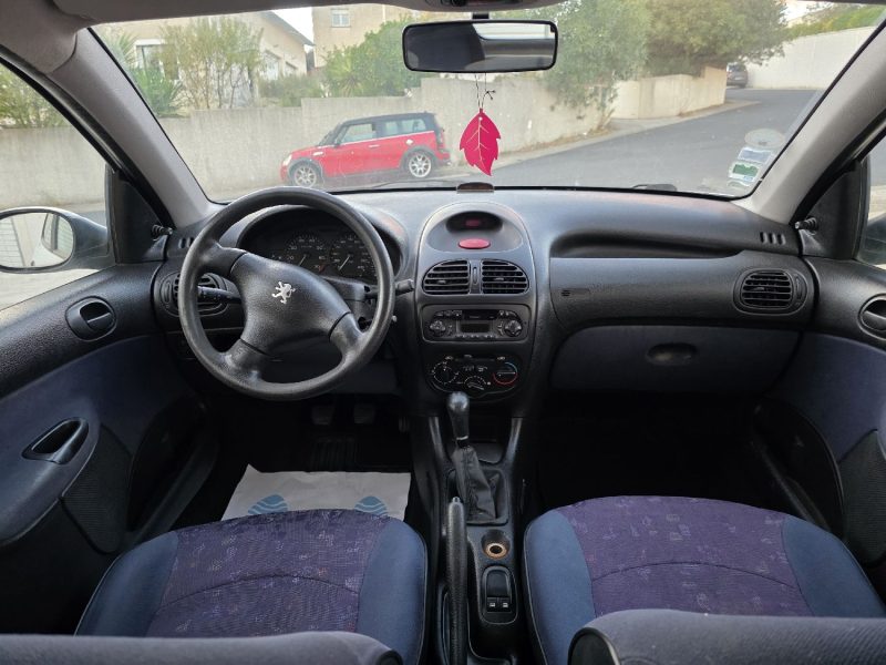 PEUGEOT 206 XR PRESENCE 1.4 2000