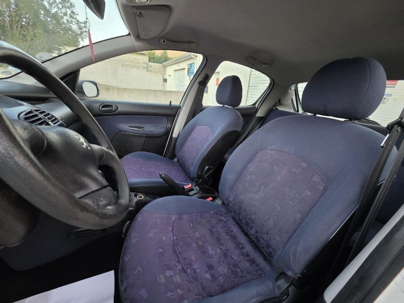PEUGEOT 206 XR PRESENCE 1.4 2000