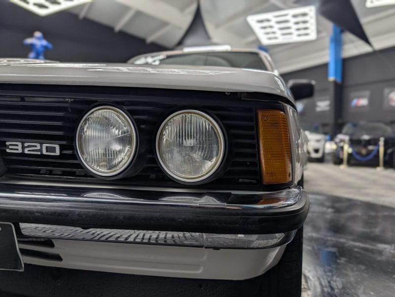 BMW 320 E21 6 CYLINDRES YOUNGTIMER