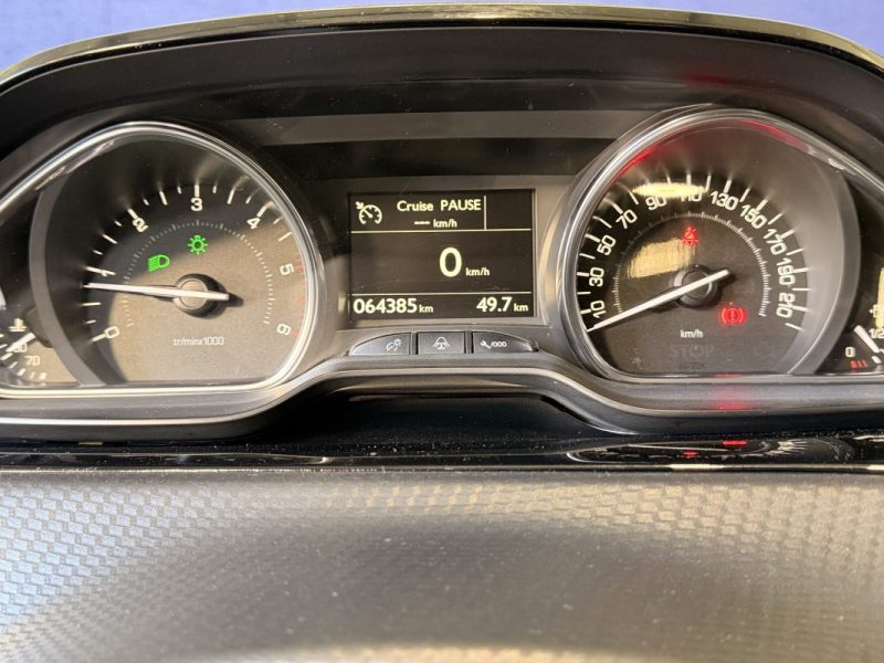 PEUGEOT 2008 / 1.5L Blue HDI I TURBO I 102ch I CarPlay / Phase 2 / 2019 